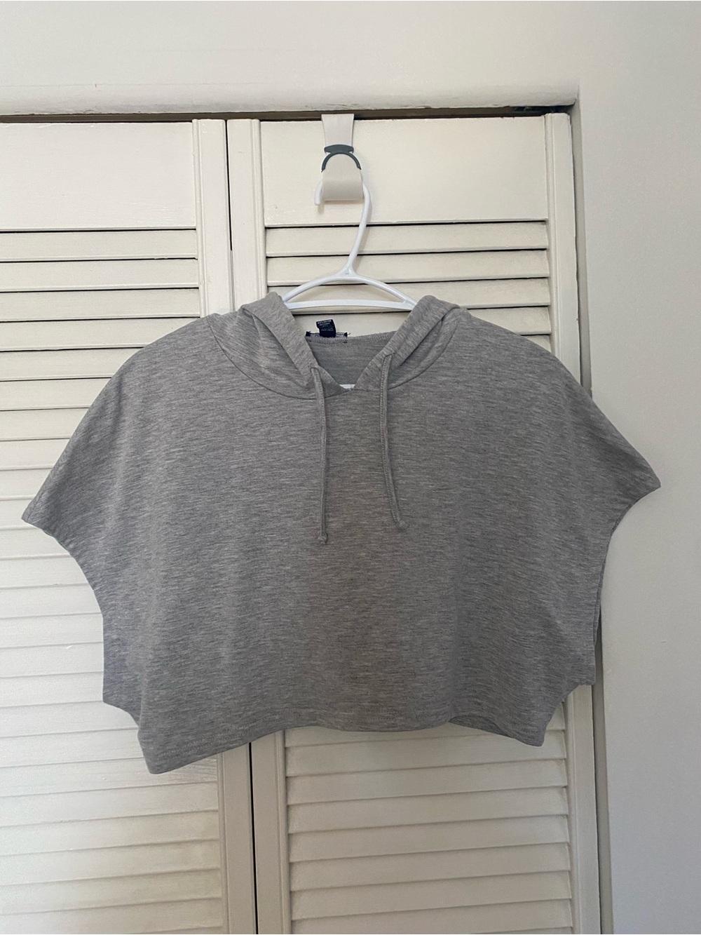 UK2LA Heather Gray Cropped Hooded Top